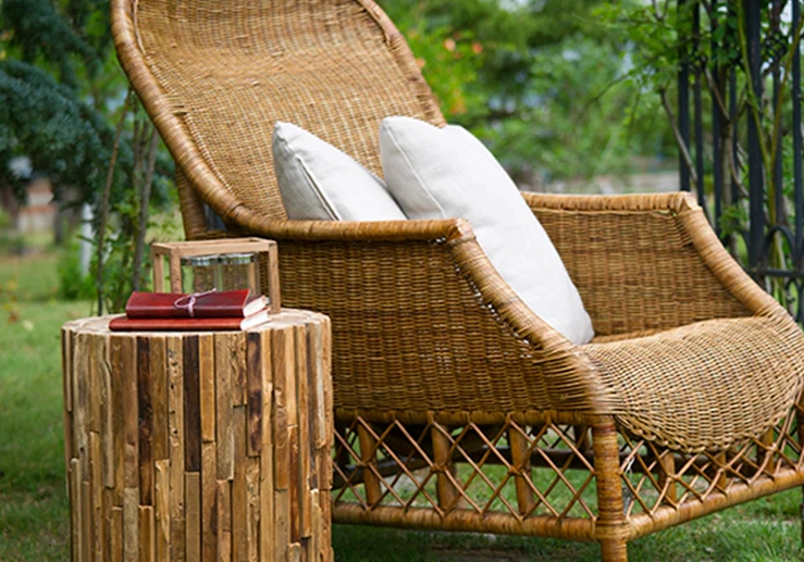 What are the Characteristics of Outdoor Furniture Inspired by Rattan?